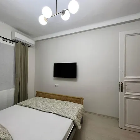 3 Story 5 Bedroom With Terrace By Tram Istambul