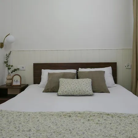 3 Story 5 Bedroom With Terrace By Tram * Istambul