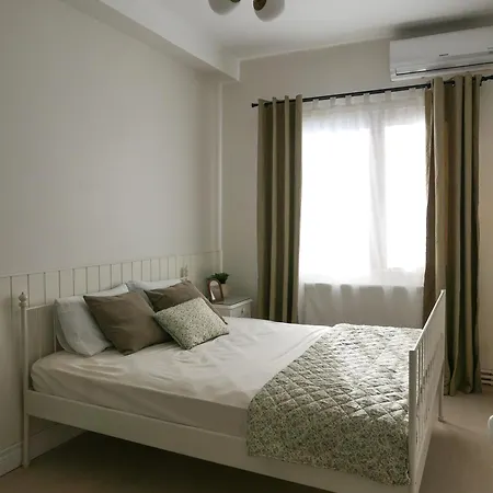 3 Story 5 Bedroom With Terrace By Tram * Istambul